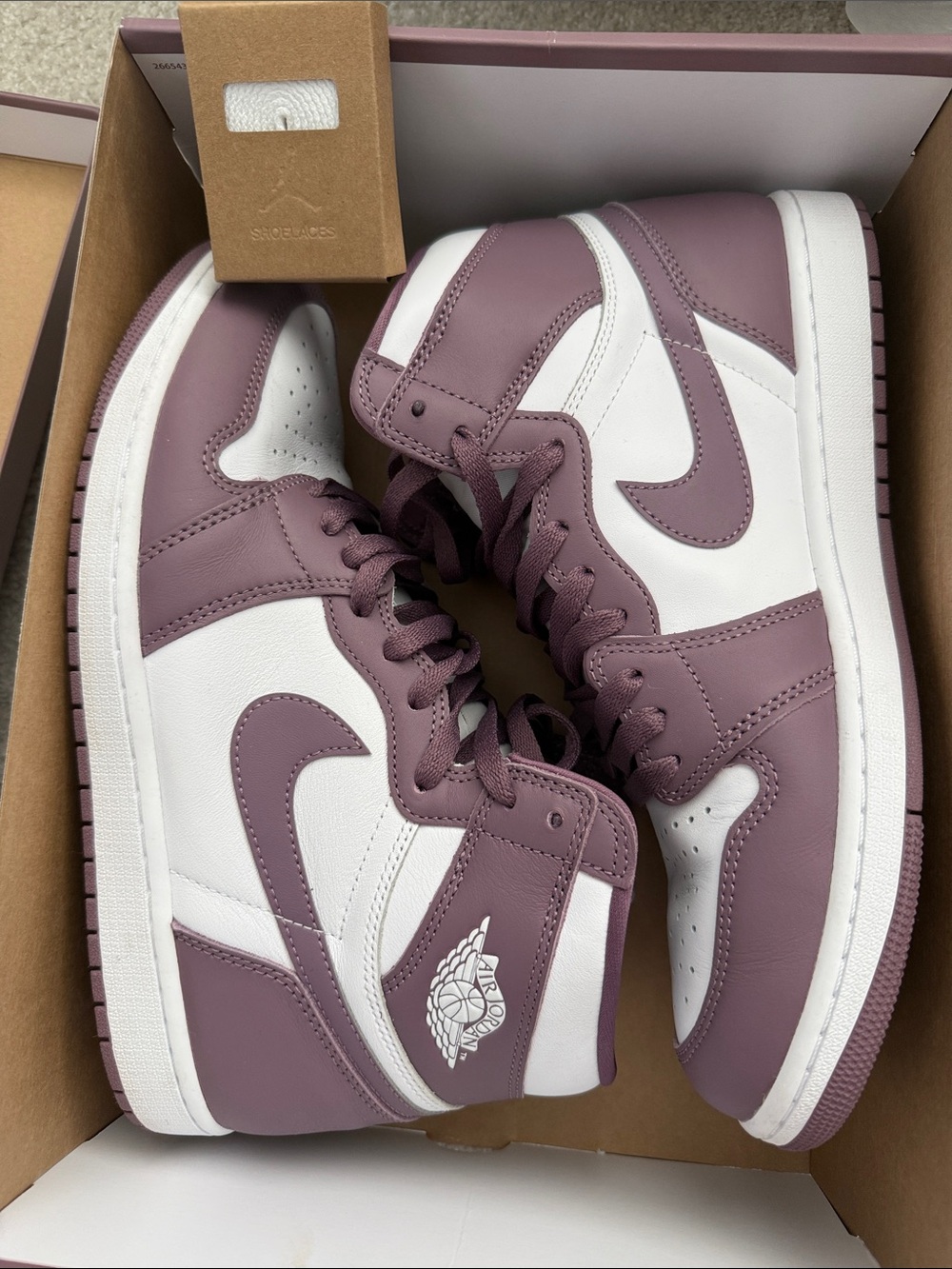 Air Jordan Retro High OG - White & Mauve